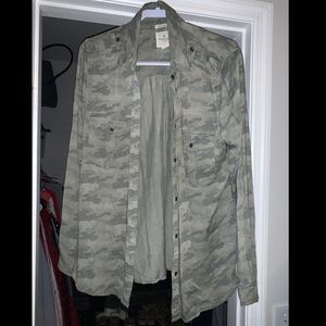 American Eagle camo button up